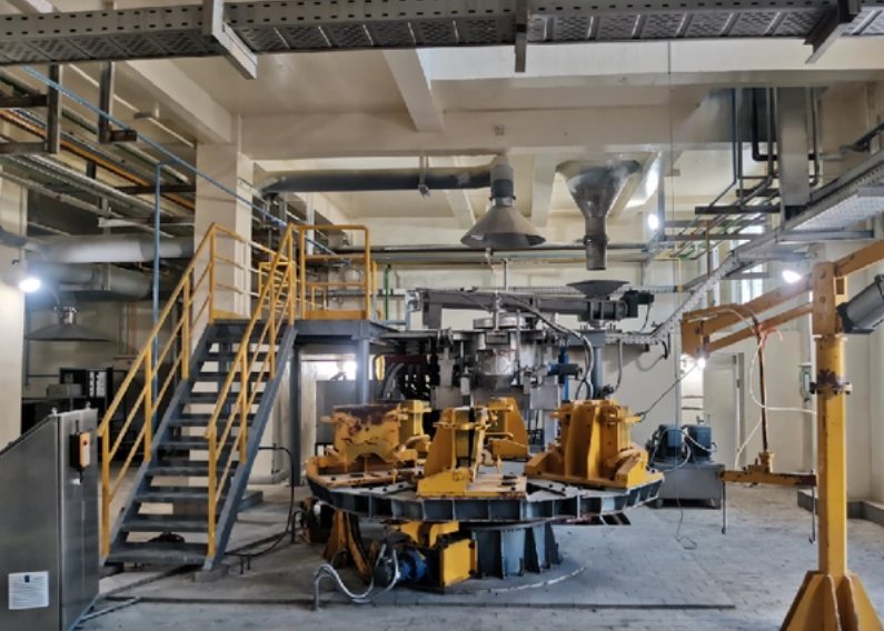 Équipement de coulée d'anodes d'électrolyse au plomb
