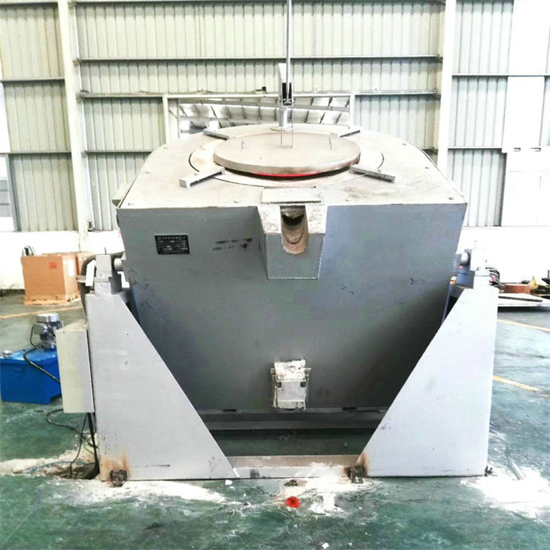 four à creuset de fusion du cuivre